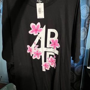 Black 4P shirt